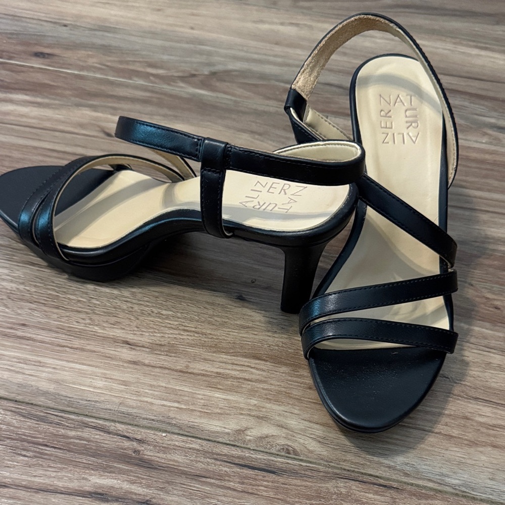 Naturalizer Black Strappy Sandals